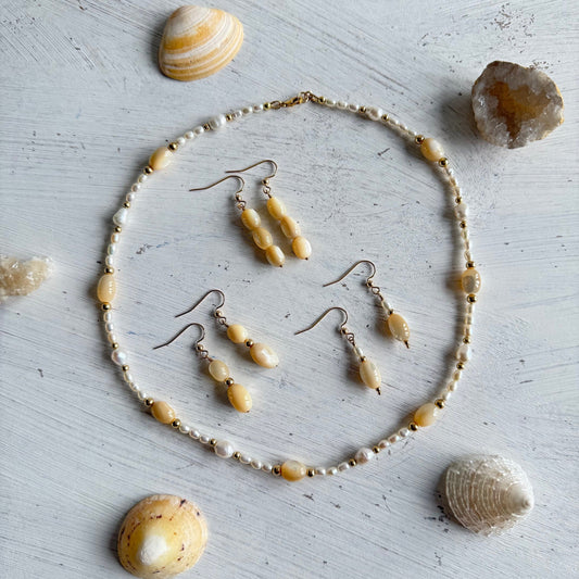 Ketting van vintage goudparelmoer met zoetwaterparels en gold filled slotje - OLIVE