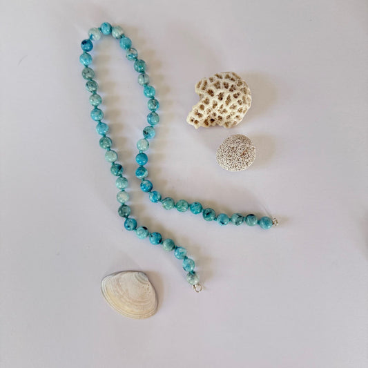 Ketting van hemimorfiet kralen met sterling zilveren sluiting