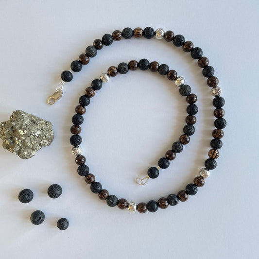 Ketting van Patikan en lavasteen met sterling zilver slot