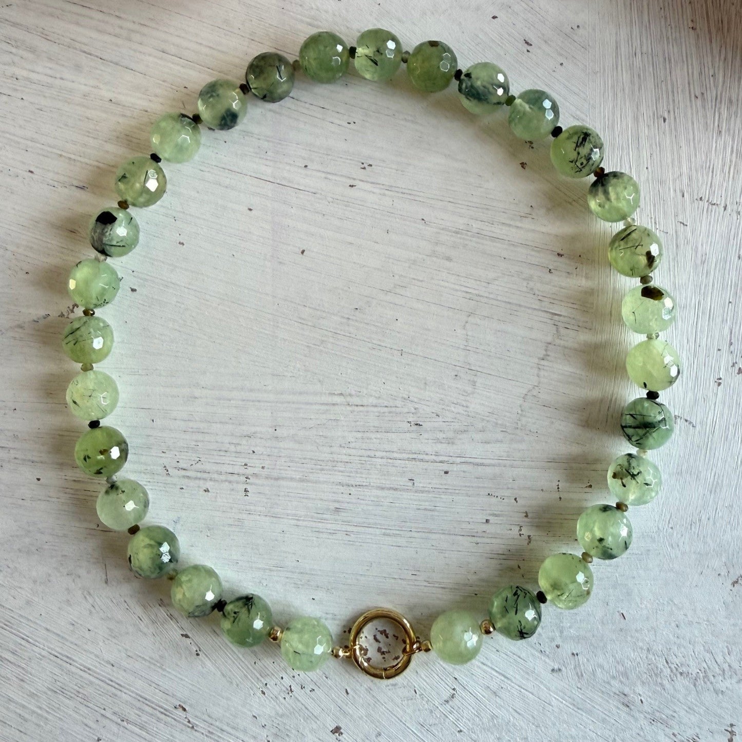 Edelsteen ketting van prehniet en toermalijn - PRESLYN