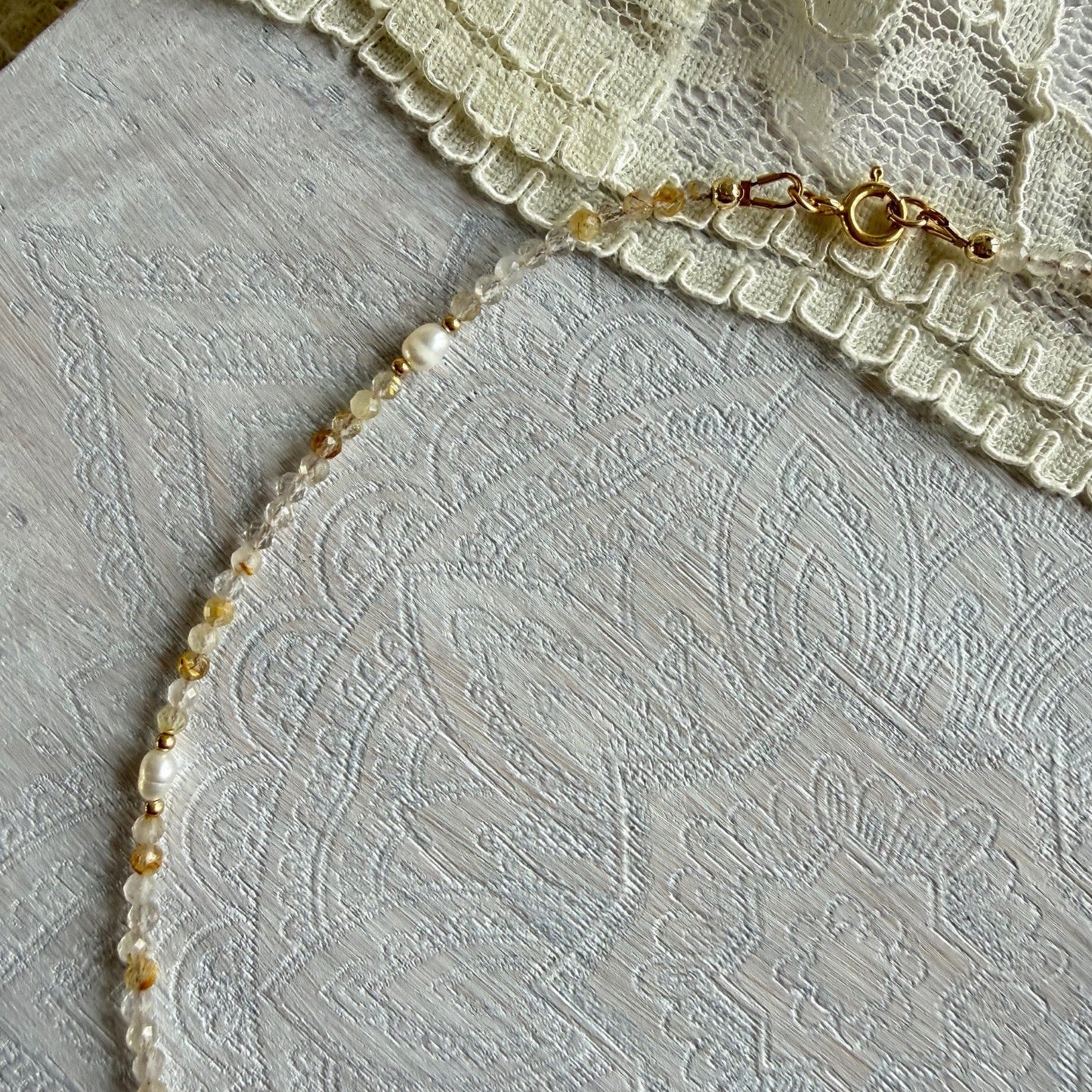 Ketting rutielkwarts facetkraaltjes en zoetwaterparels - RUTHILA