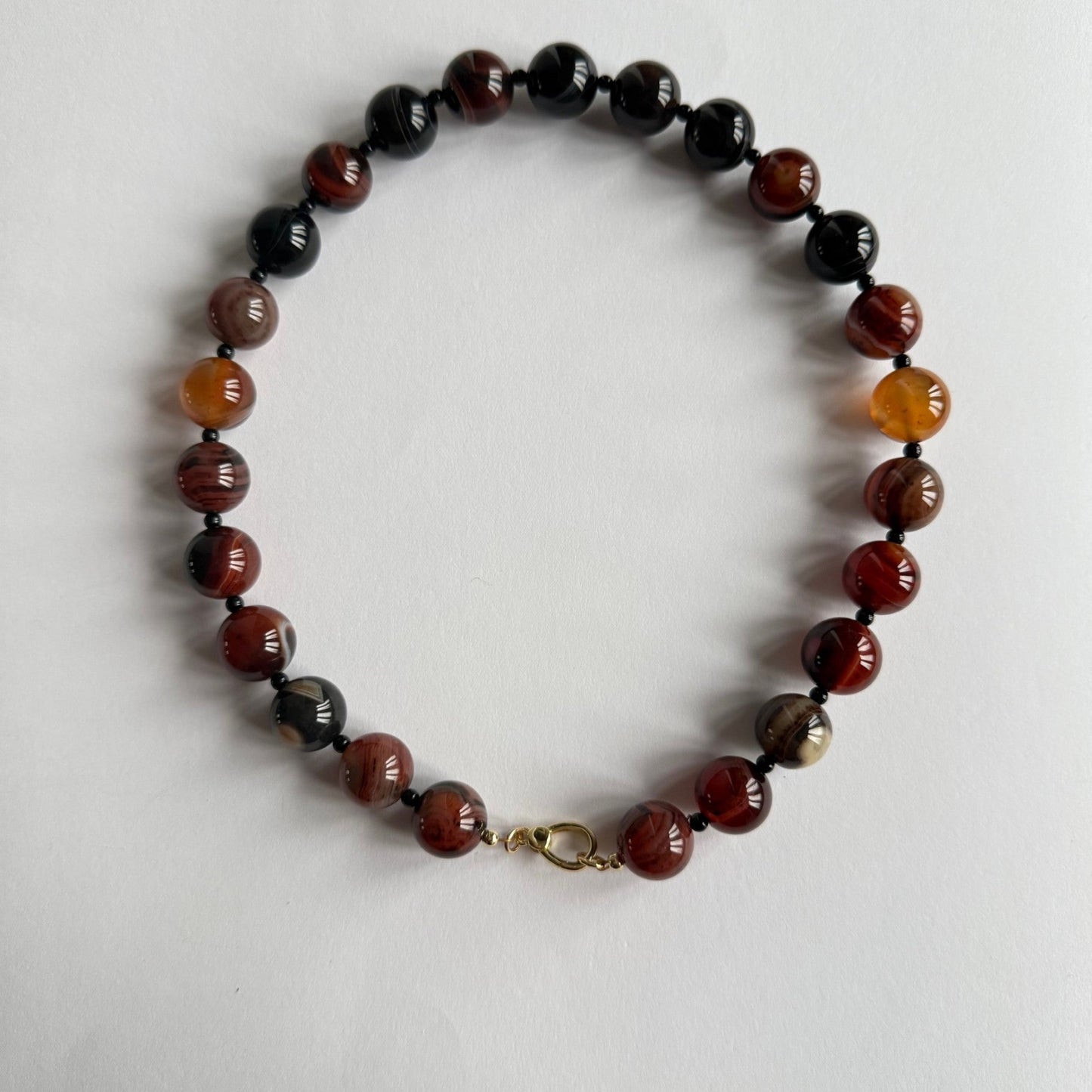 Ketting van grote agaat kralen met gold filled slot