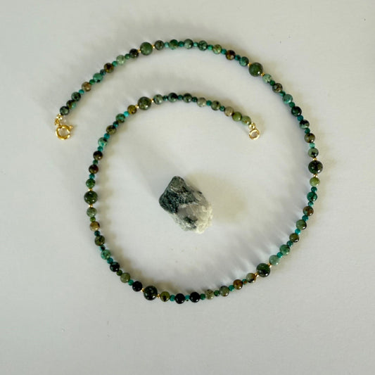 Ketting van Afrikaans turkoois kralen met gold filled slot