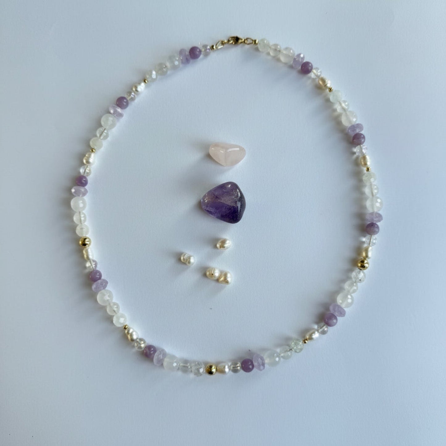 Ketting van witte agaat, topaas en diverse edelstenen met gold filled slot - ABBY