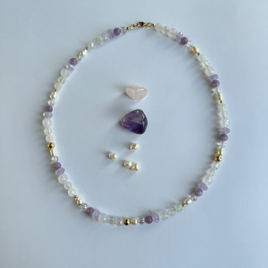 Ketting van witte agaat, topaas en diverse edelstenen met gold filled slot - ABBY