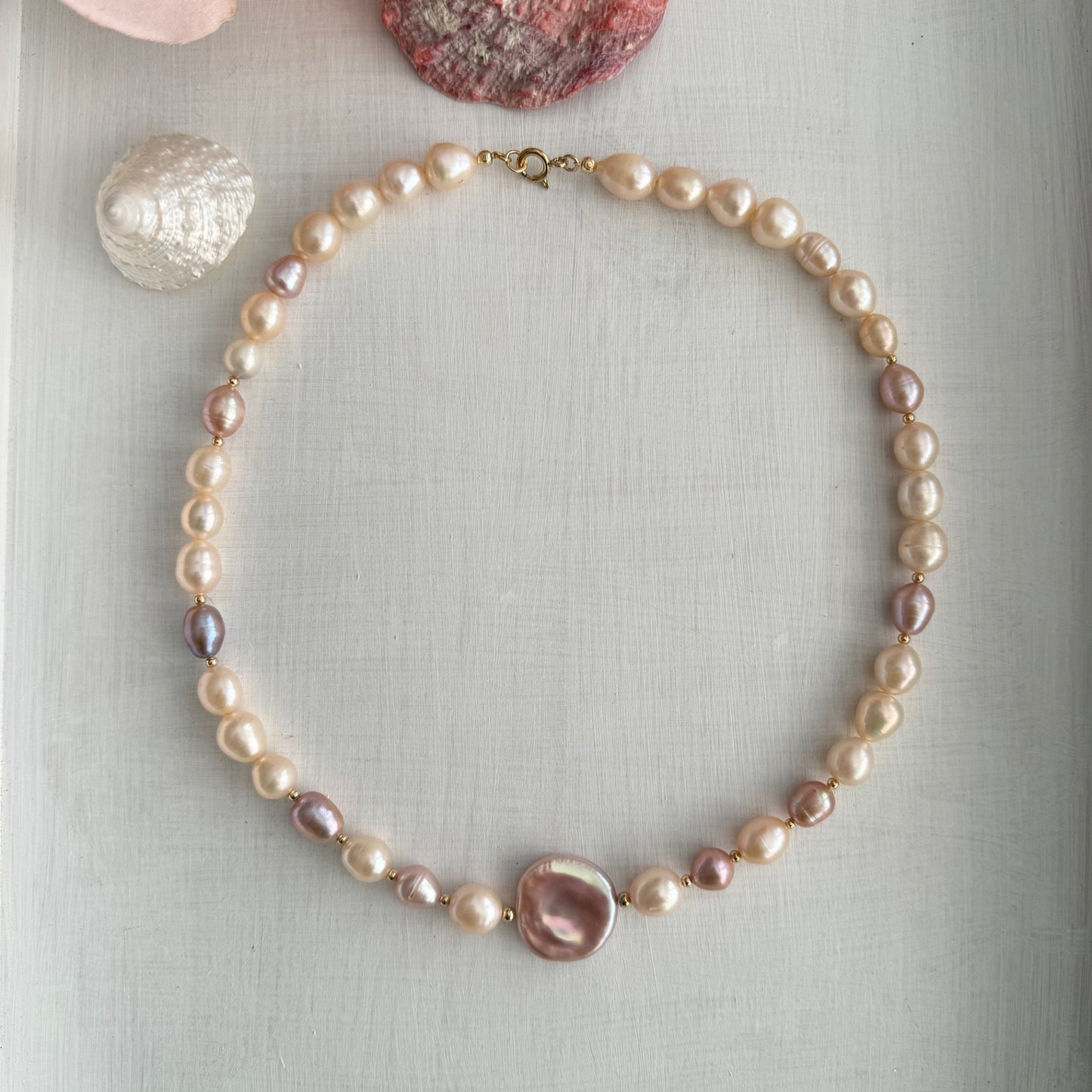 Ketting van witte en lila parels - LILAC