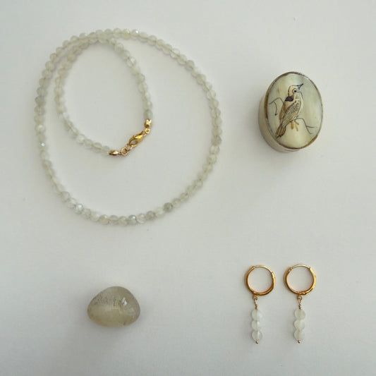 Ketting van zilver maansteen facetkralen - MAISY