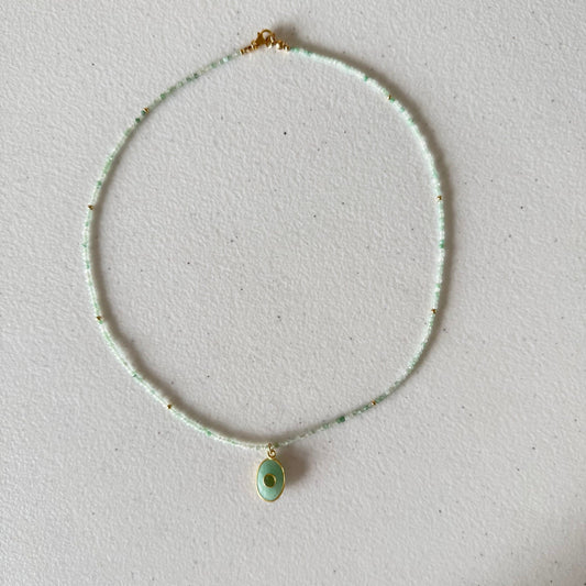 Kettinkje van jade facetkraaltjes en amazoniet hanger