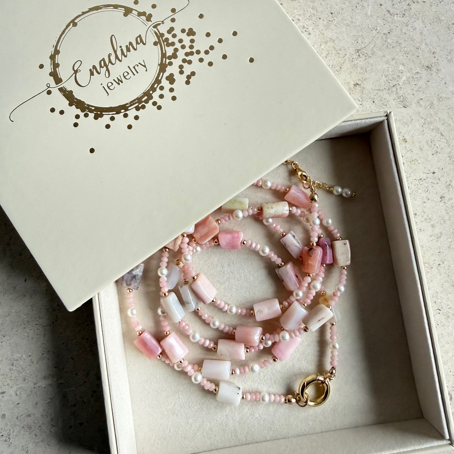 Lange ketting van roze opaal en zoetwaterpareltjes - ROZALITA