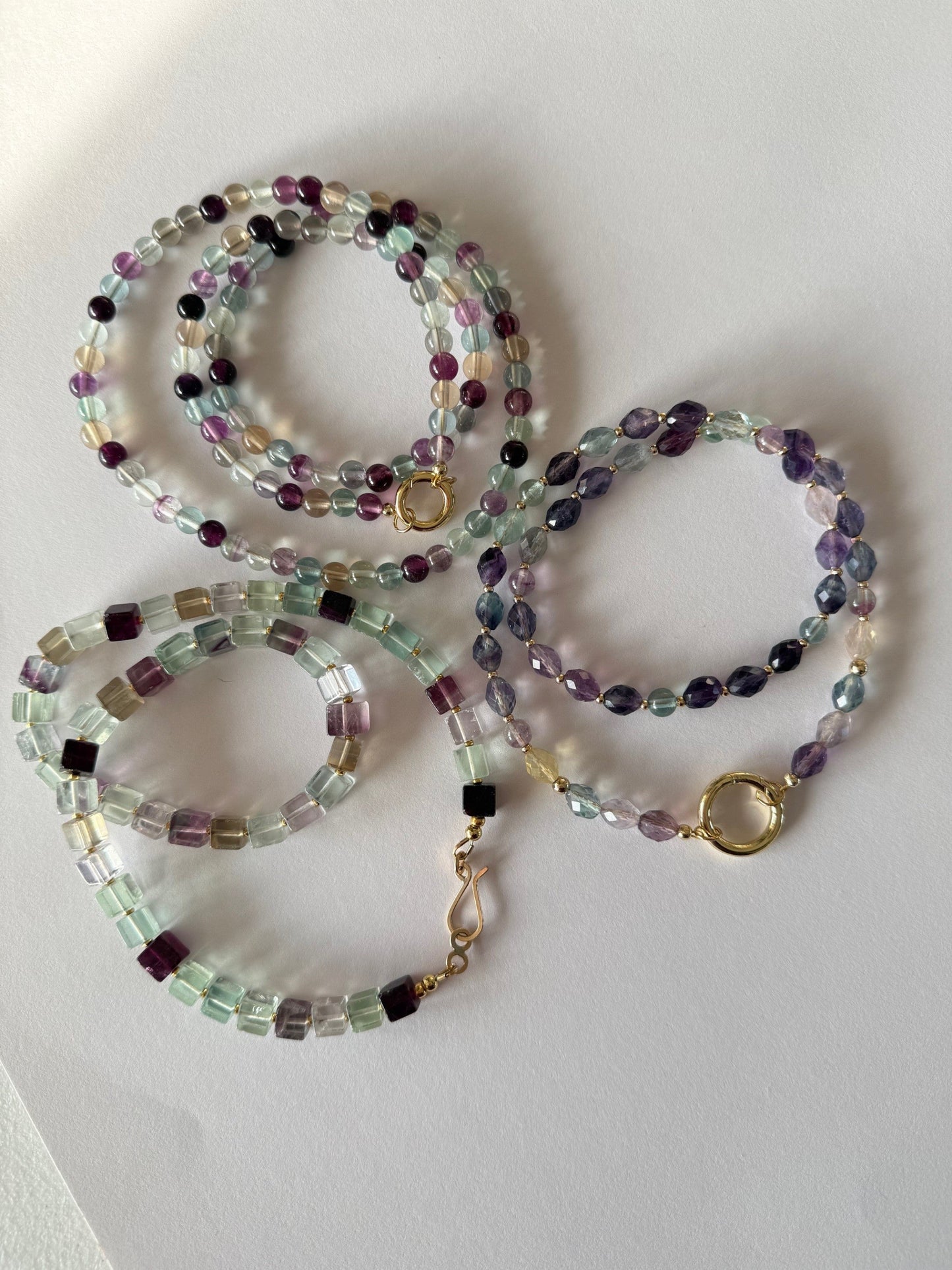 Ketting van fluoriet kralen met open einden - FLORALIA