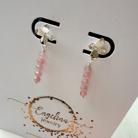 Zilveren bloemoorbellen met rozenkwarts - Engelina Jewelry