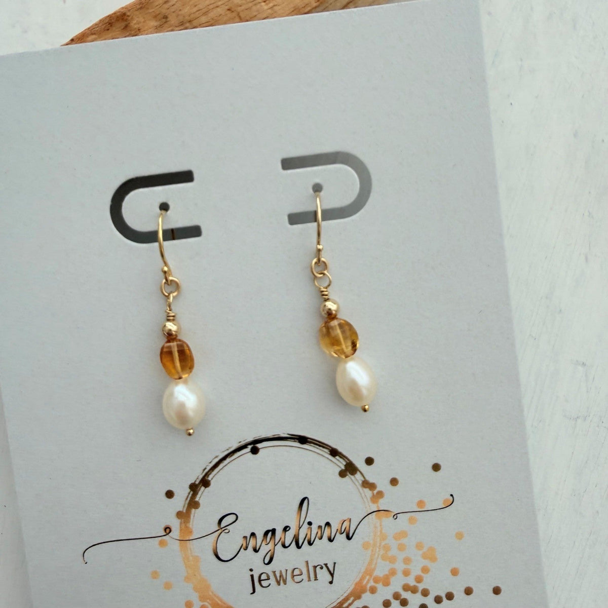 Gold filled oorbellen met citrien en zoetwaterparel - Engelina Jewelry