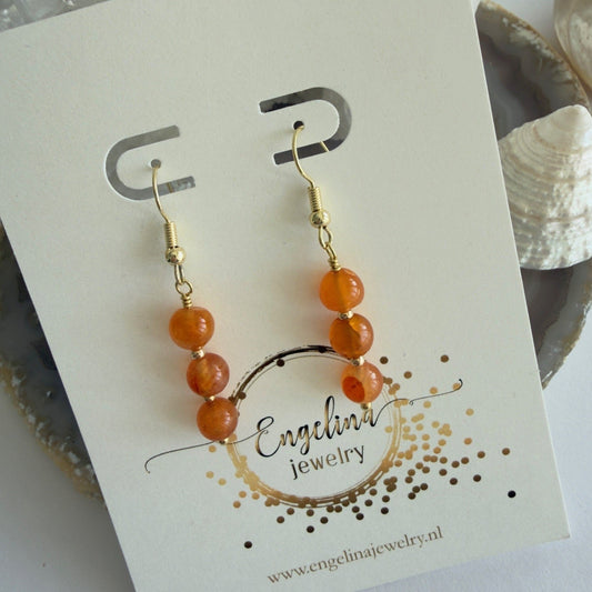 Gold filled oorbellen van carneool kralen