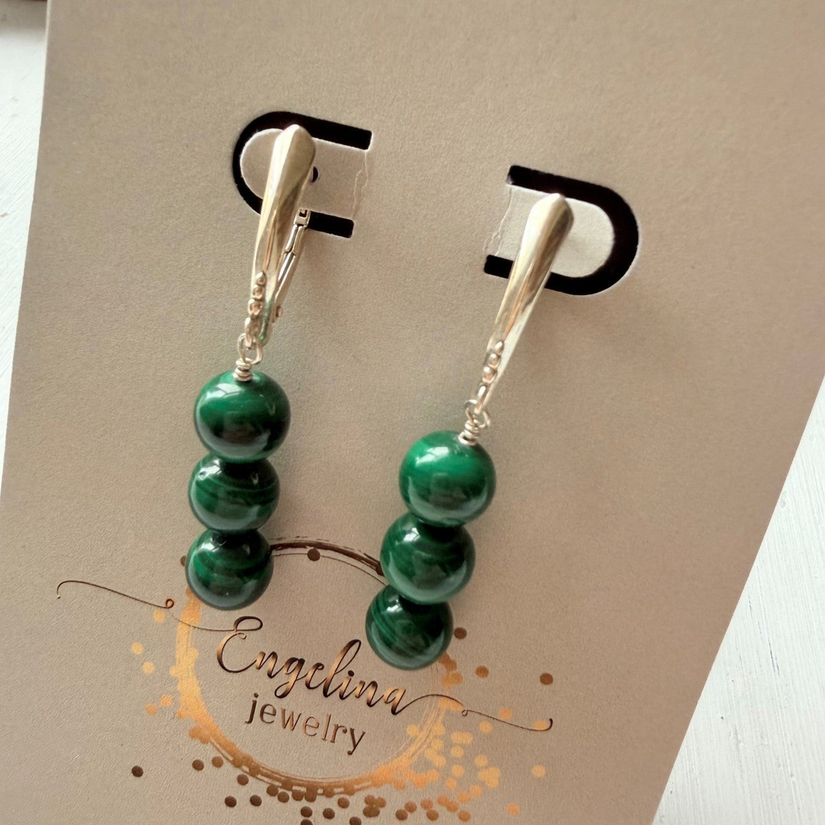 Zilveren oorbellen met malachiet kralen - Engelina Jewelry