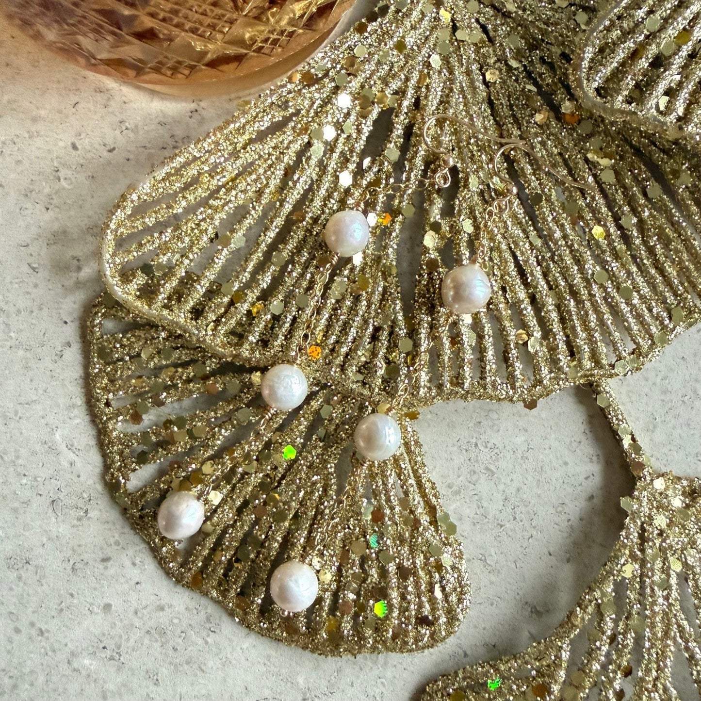 Gold filled oorbellen met Edison parels - ELIZA