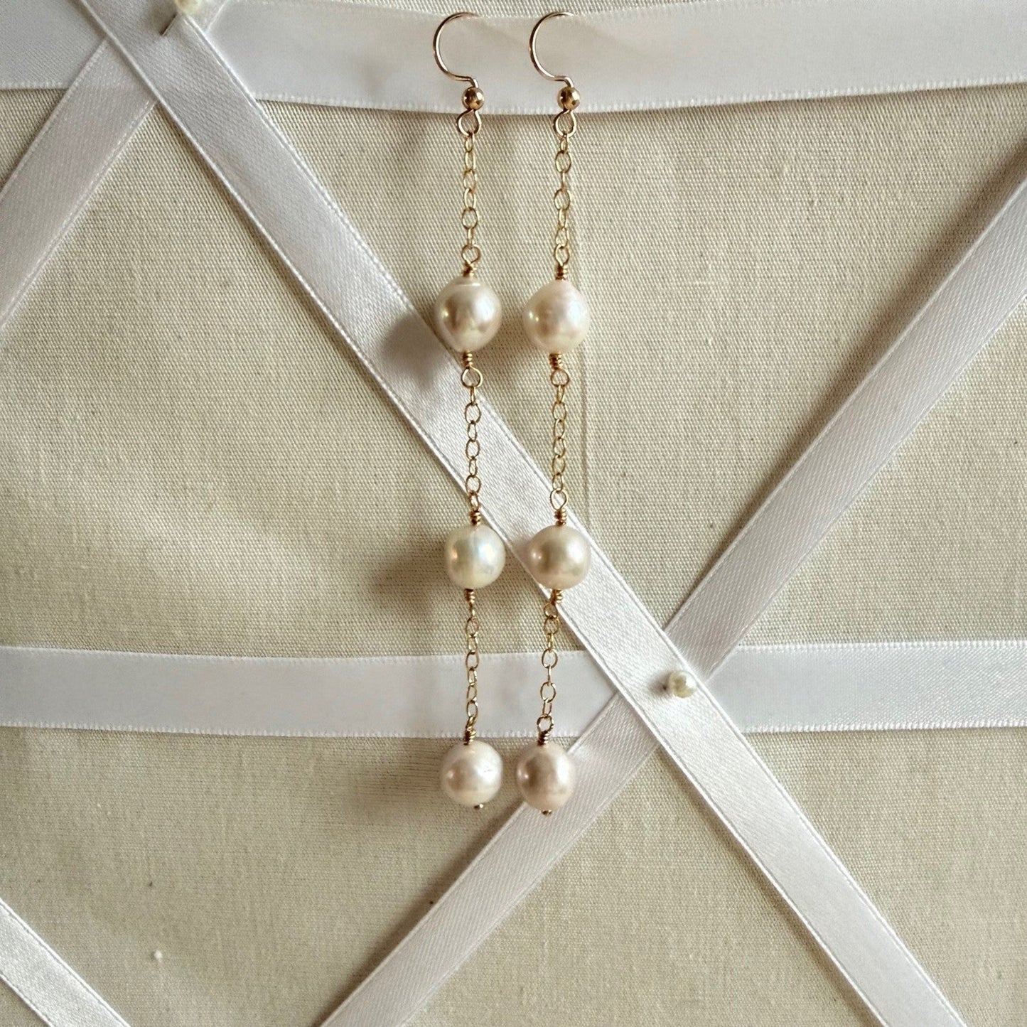 Gold filled oorbellen met Edison parels - ELIZA