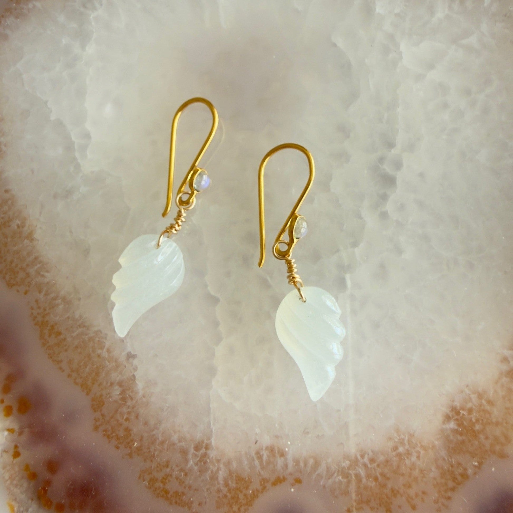 Handgemaakte ketting van ronde kralen met 14K gold filled haakslotje — Engelina Jewelry