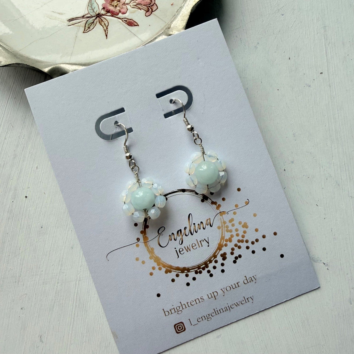 Zilveren oorhaakjes met een edelsteen bloem -Engelina Jewelry
