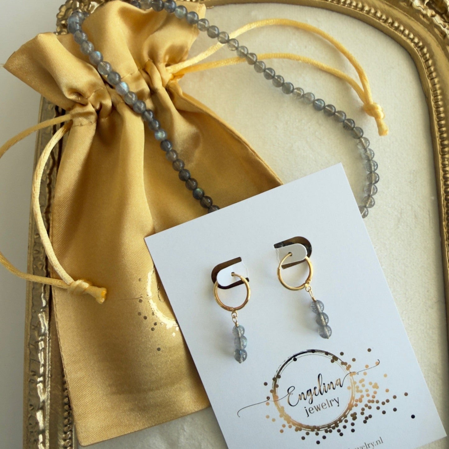 Handgemaakte ketting van ronde kralen met 14K gold filled haakslotje — Engelina Jewelry