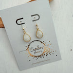 Gold filled oorhaakjes met maansteen facetdruppel - Engelina Jewelry