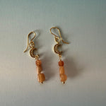Gold filled oorhaakjes met een maantje met strass steentjes en een paar zonnestenen - Engelina Jewelry