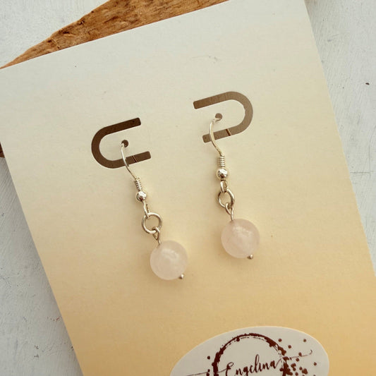 Zilveren oorhaakjes met rozenkwarts kralen - Engelina Jewelry