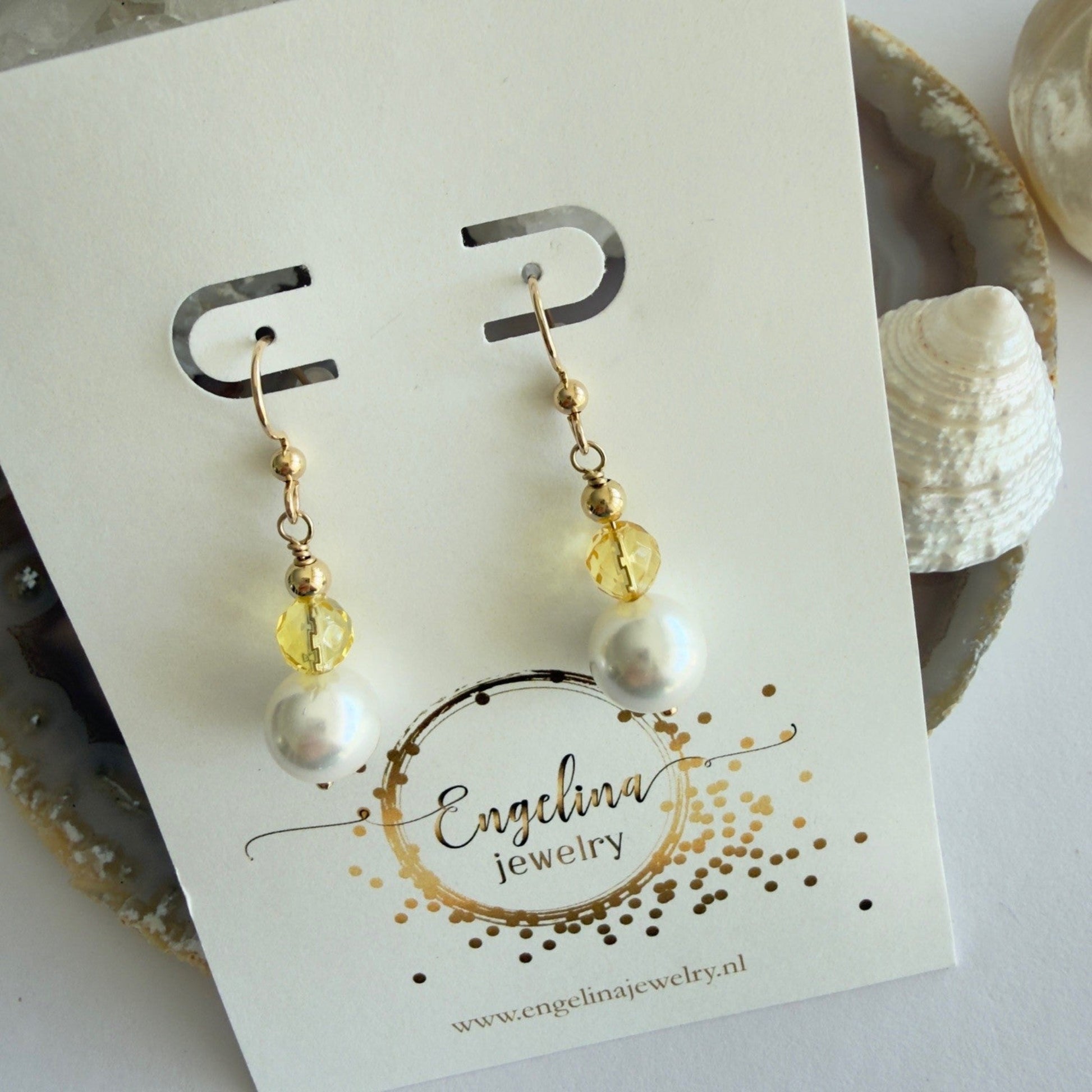 Handgemaakte ketting van ronde kralen met 14K gold filled haakslotje — Engelina Jewelry
