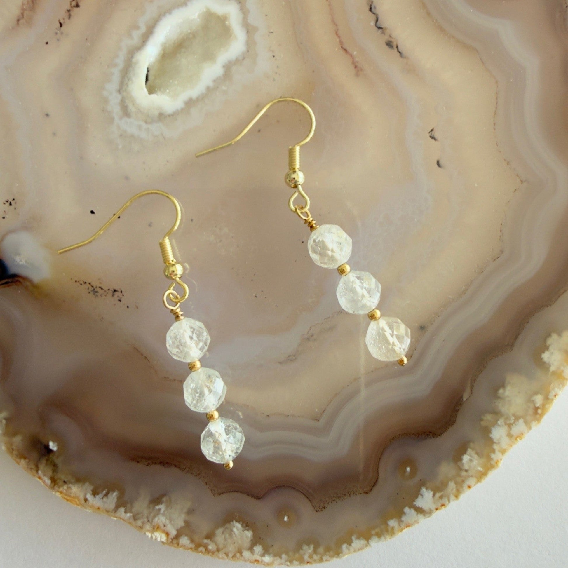 Handgemaakte ketting van ronde kralen met 14K gold filled haakslotje — Engelina Jewelry