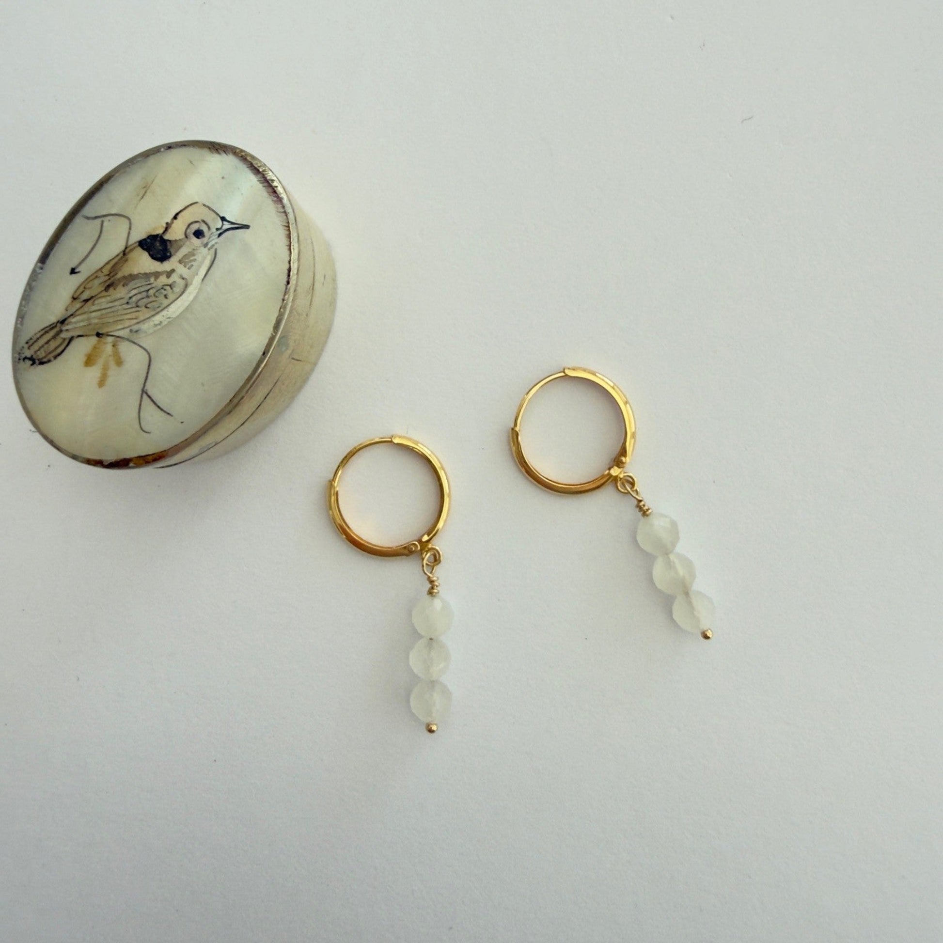 Handgemaakte ketting van ronde kralen met 14K gold filled haakslotje — Engelina Jewelry