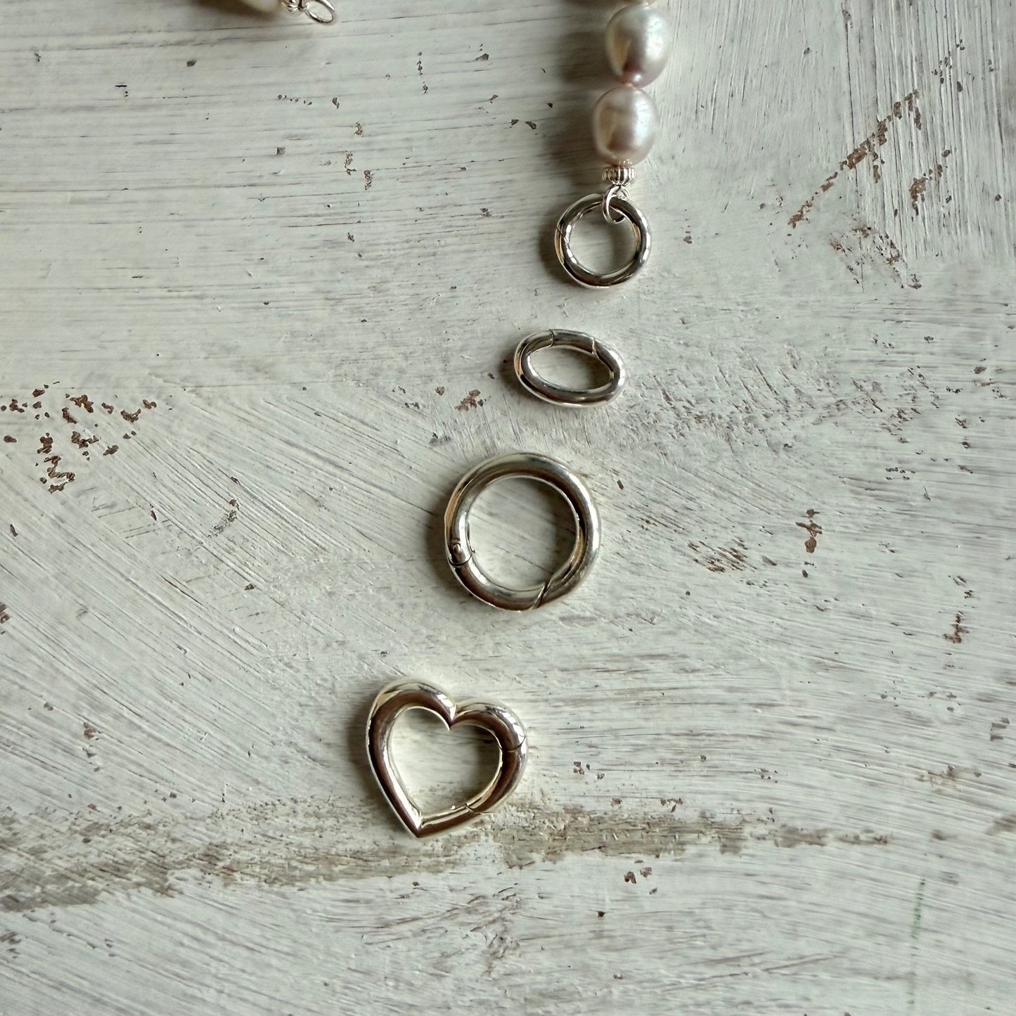 Handgemaakte ketting van ronde kralen met 14K gold filled haakslotje — Engelina Jewelry