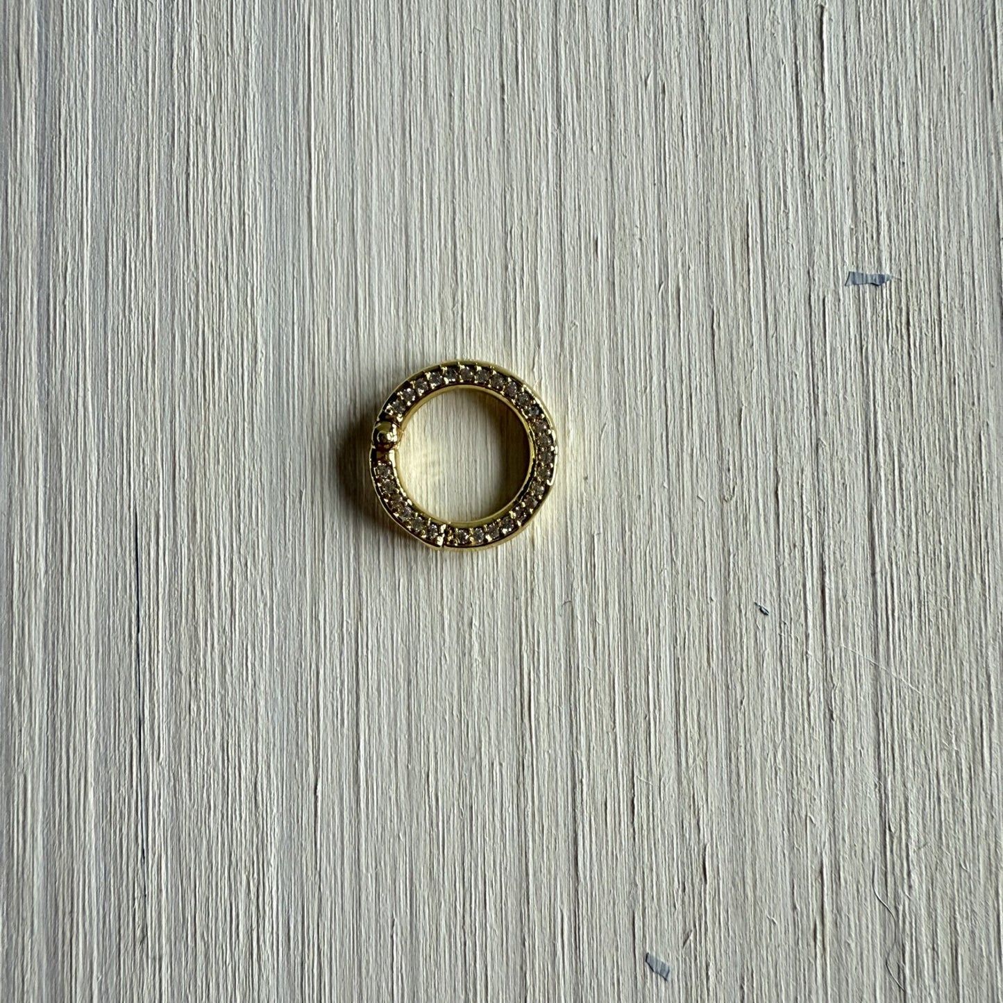 Ronde sluiting met strass steentjes