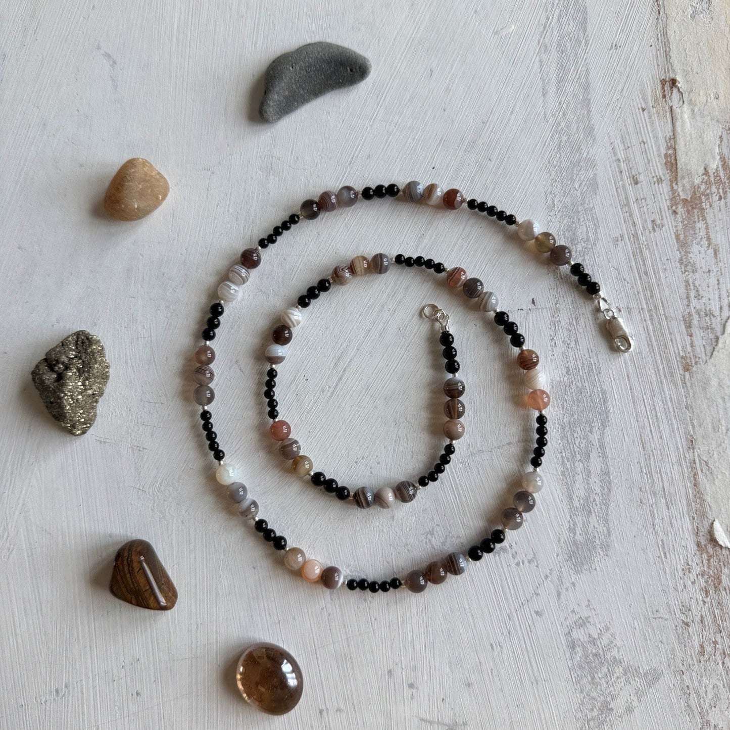 Ketting van Botswana agaat en onyx met zilveren slot - Engelina Jewelry