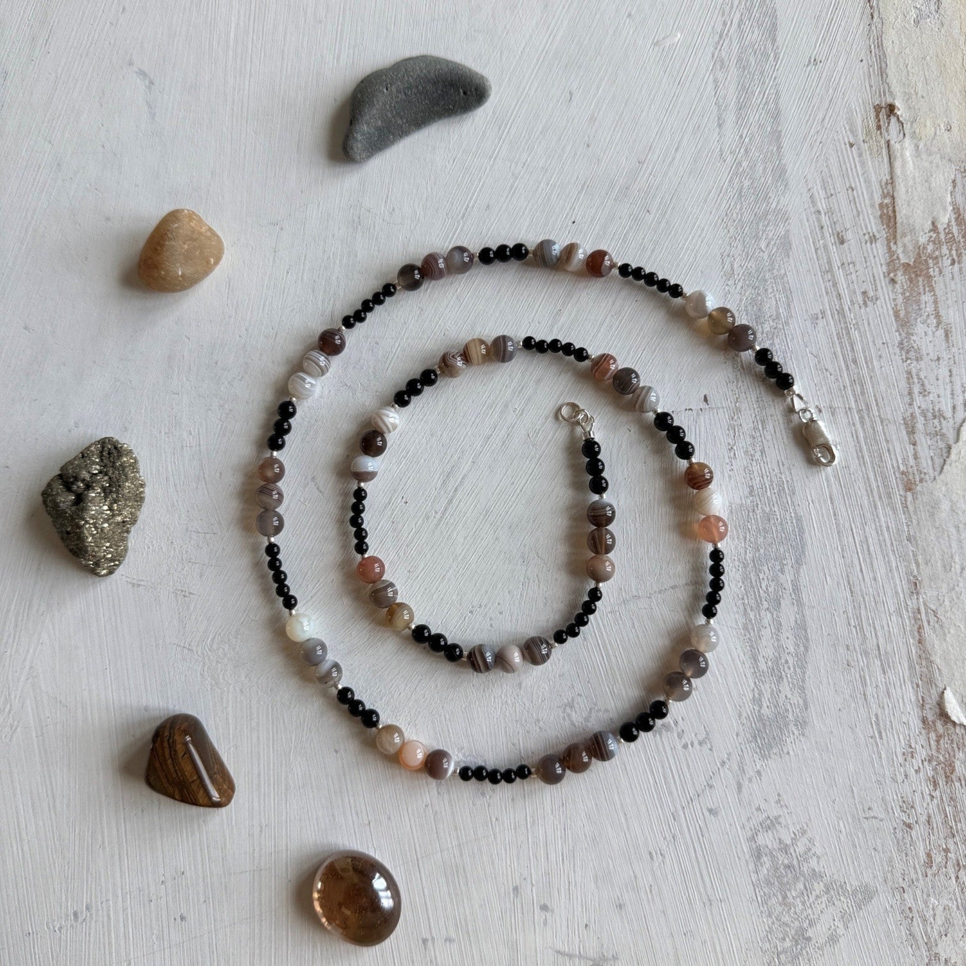 Ketting van Botswana agaat en onyx met zilveren slot - Engelina Jewelry