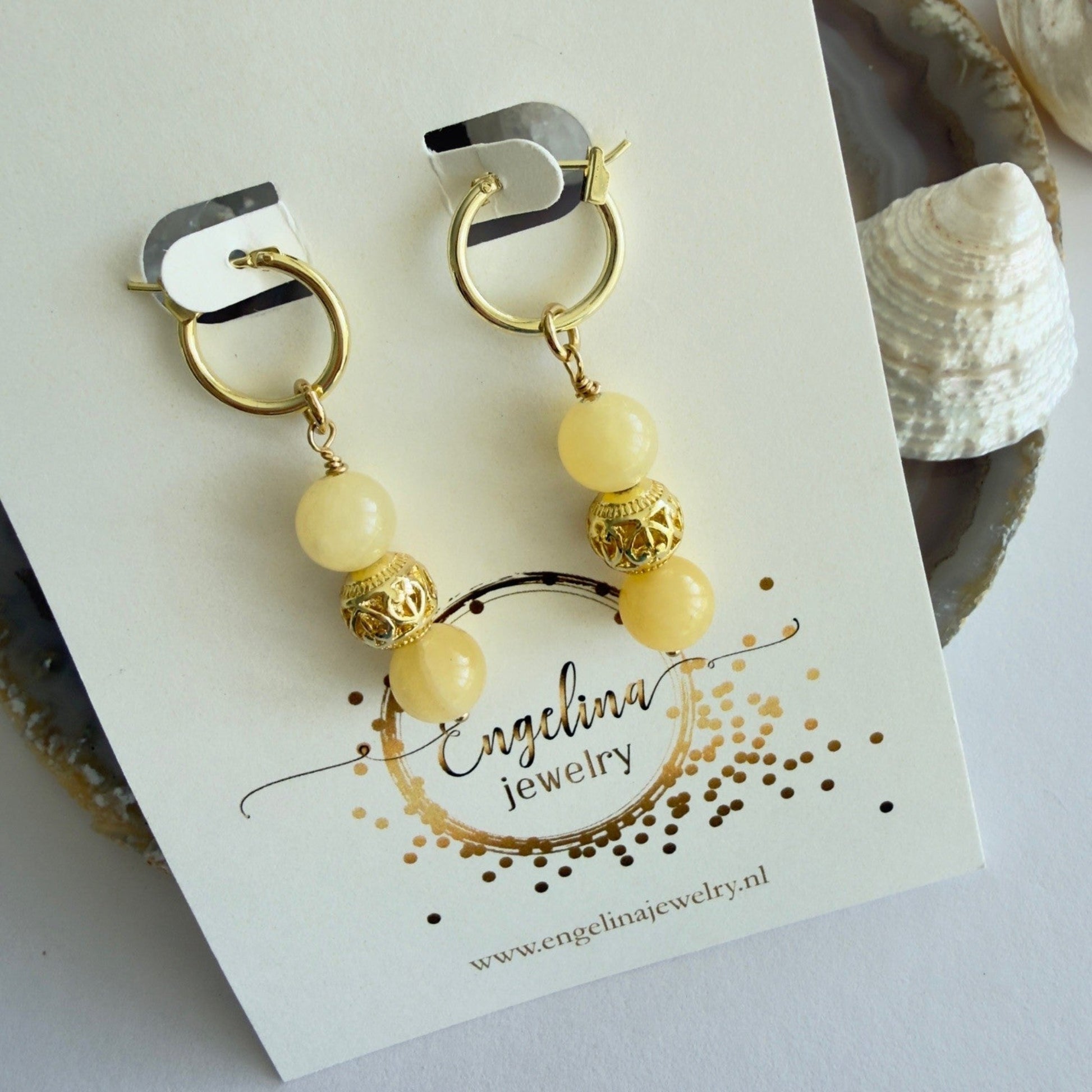 Handgemaakte ketting van ronde kralen met 14K gold filled haakslotje — Engelina Jewelry
