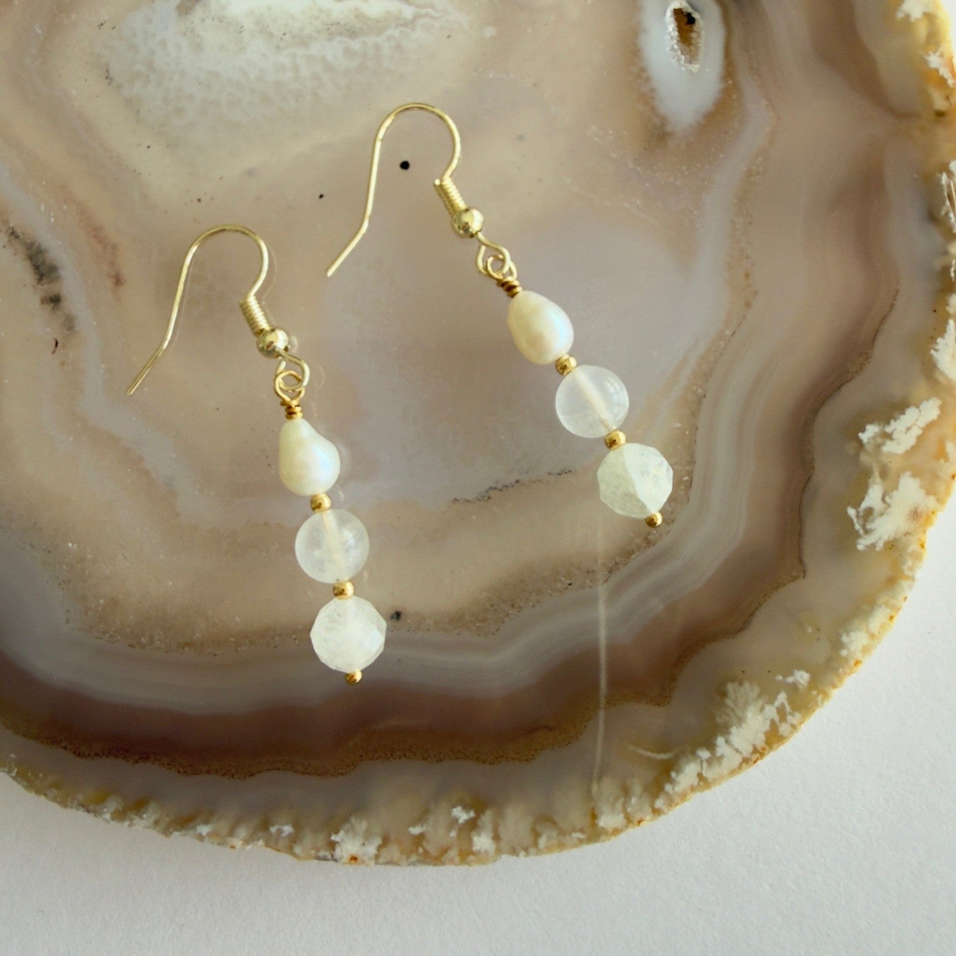 Handgemaakte ketting van ronde kralen met 14K gold filled haakslotje — Engelina Jewelry